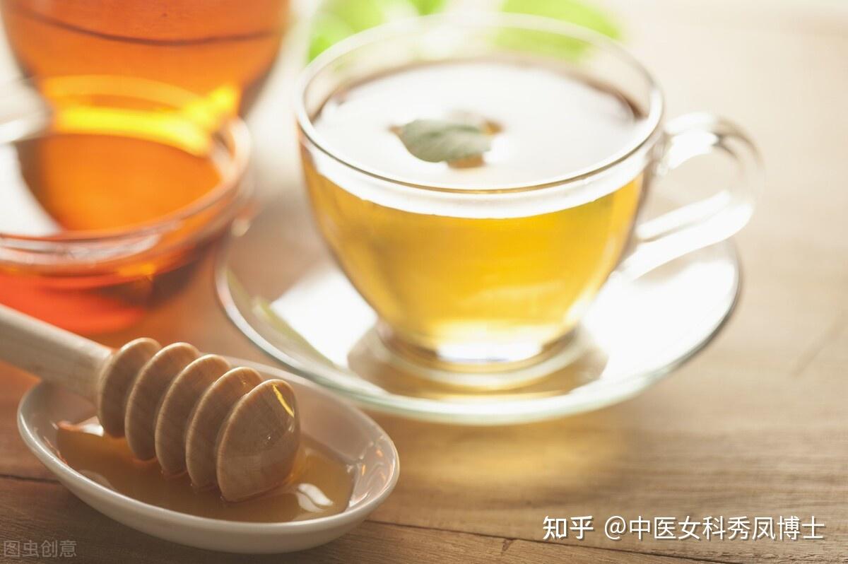 中醫(yī)為何不建議喝蜂蜜水，深度解析與理解，深度解析，中醫(yī)不推薦喝蜂蜜水的原因與理解