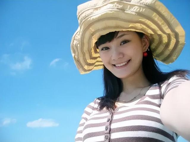 馨子的個(gè)人資料，探索明星的神秘面紗，馨子的個(gè)人檔案，揭開明星的神秘面紗