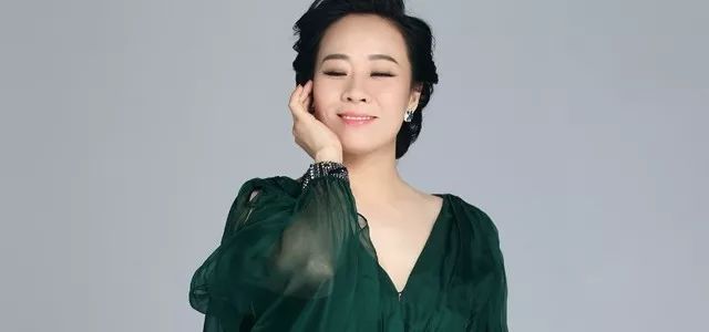 倪妮個(gè)人簡歷——一位備受矚目的演藝新星，倪妮——備受矚目的演藝新星，個(gè)人成長與事業(yè)風(fēng)采展示