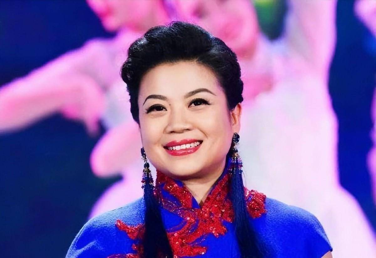 張也有幾段婚姻，揭秘背后的故事，張也婚姻歷程揭秘，背后的故事浮出水面