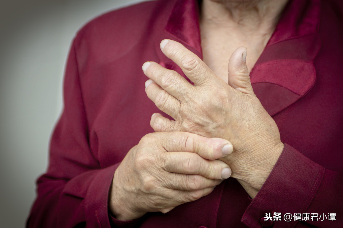 類風(fēng)濕病是一種慢性自身免疫性疾病，影響關(guān)節(jié)和周圍組織的健康。對于類風(fēng)濕的治療，藥物是重要的一部分。本文將探討關(guān)于類風(fēng)濕吃什么藥最有效的問題，幫助患者更好地了解并管理自己的疾病。，類風(fēng)濕藥物治療，哪些藥物最有效？