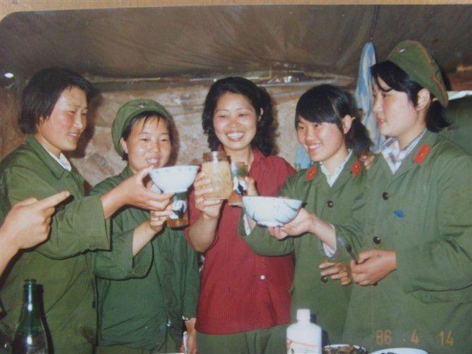 女兵風(fēng)采圖片，展現(xiàn)颯爽英姿的魅力瞬間，女兵風(fēng)采，颯爽英姿的魅力瞬間圖片展示