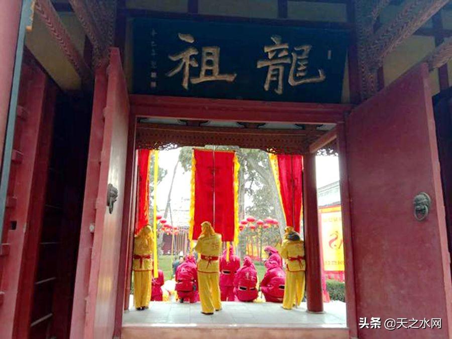 儀仗隊(duì)月薪多少？全面解析儀仗隊(duì)員的收入狀況，儀仗隊(duì)員收入全面解析，月薪究竟多少？