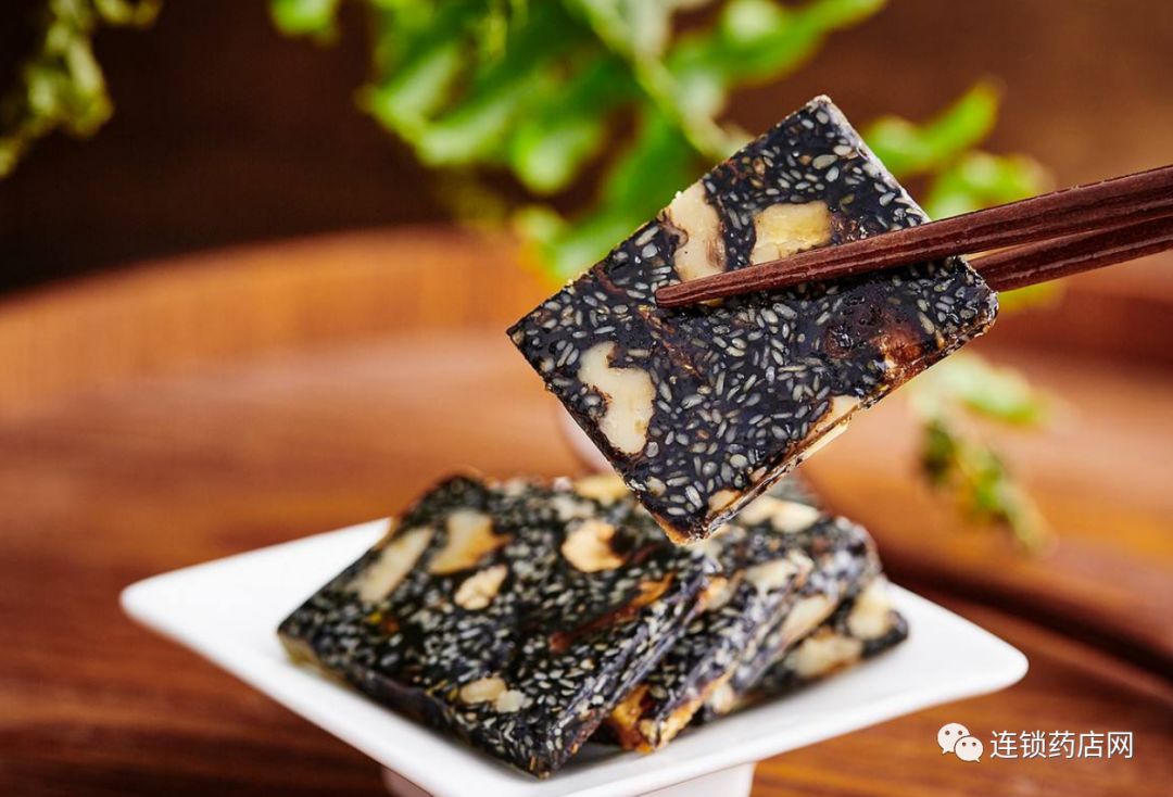 阿膠的作用和功效，揭示千年草本之魅力，阿膠的作用與功效，千年草本的魅力揭秘