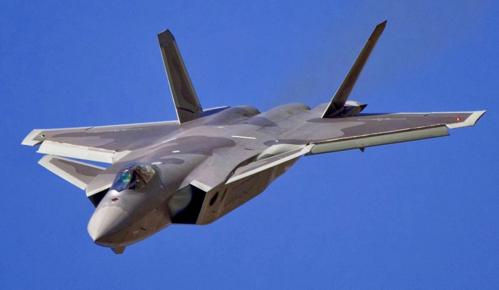 解放軍的殲-31戰(zhàn)斗機(jī)，未來空中力量的展望，解放軍殲-31戰(zhàn)斗機(jī)，未來空中力量的展望與期待