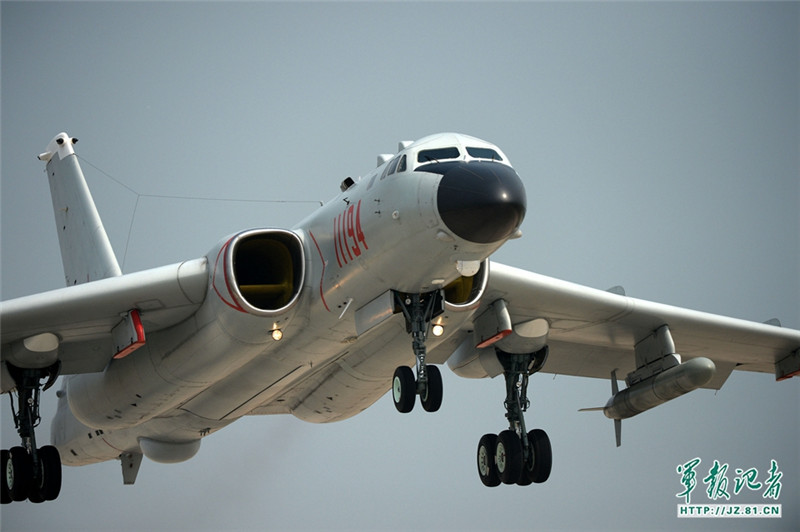 轟-6K轟炸機的優(yōu)勢與特點，新一代空中霸主，轟-6K轟炸機，新一代空中霸主的優(yōu)勢與特點解析