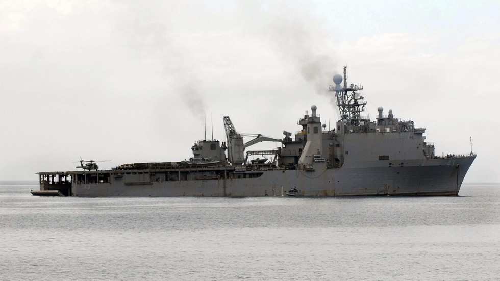 兩棲登陸艦，探索現(xiàn)代海軍力量的重要一環(huán)，現(xiàn)代海軍力量探索，兩棲登陸艦的核心角色