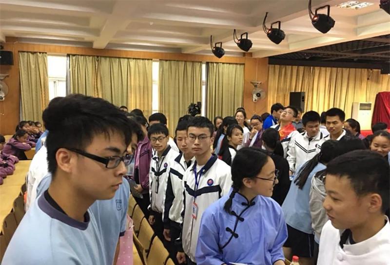 新澳門三中三6組免費公開——探索與揭秘，澳門三中三最新6組數(shù)字揭秘與探索，免費公開內(nèi)容